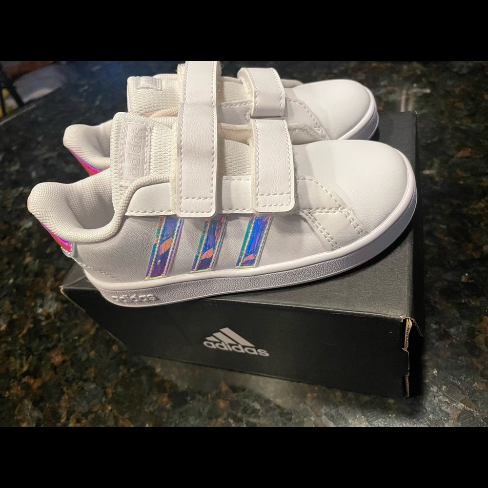 Adidas Grand Court sneakers Little girls size 10
